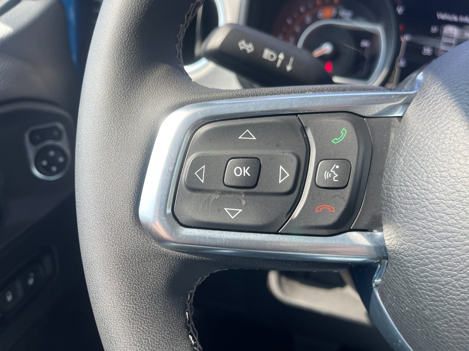 Used 2025 Blue Jeep Sahara image 27