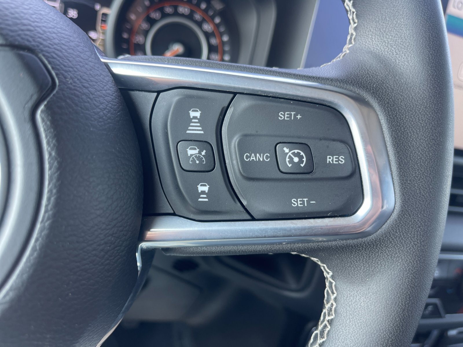 Used 2025 Blue Jeep Sahara image 28