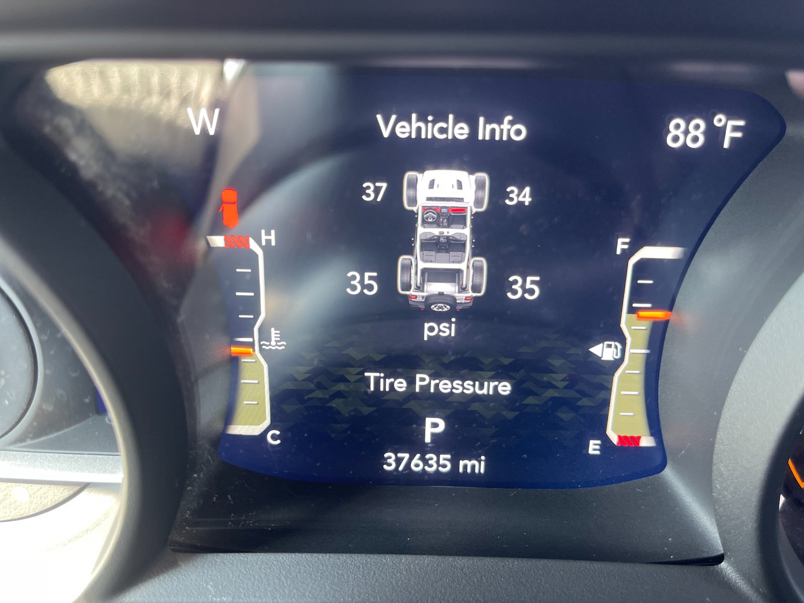 Used 2025 Blue Jeep Sahara image 30