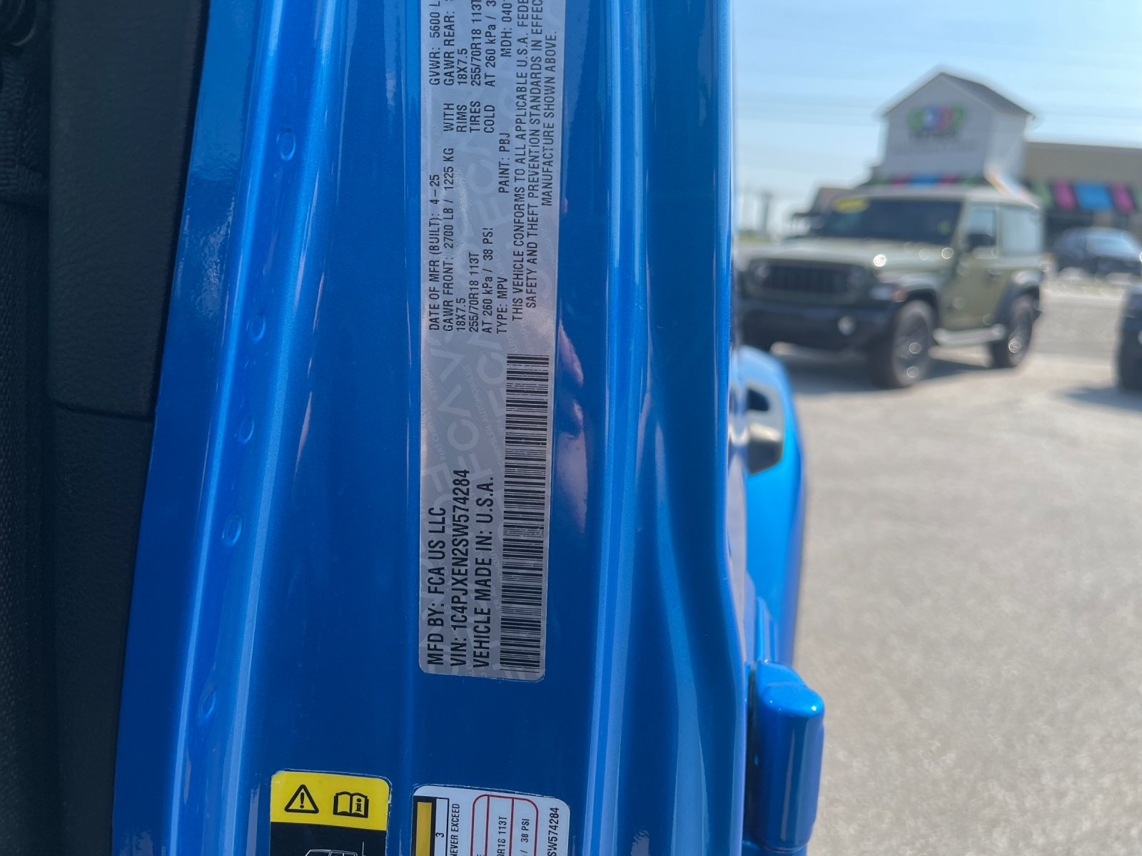Used 2025 Blue Jeep Sahara image 33