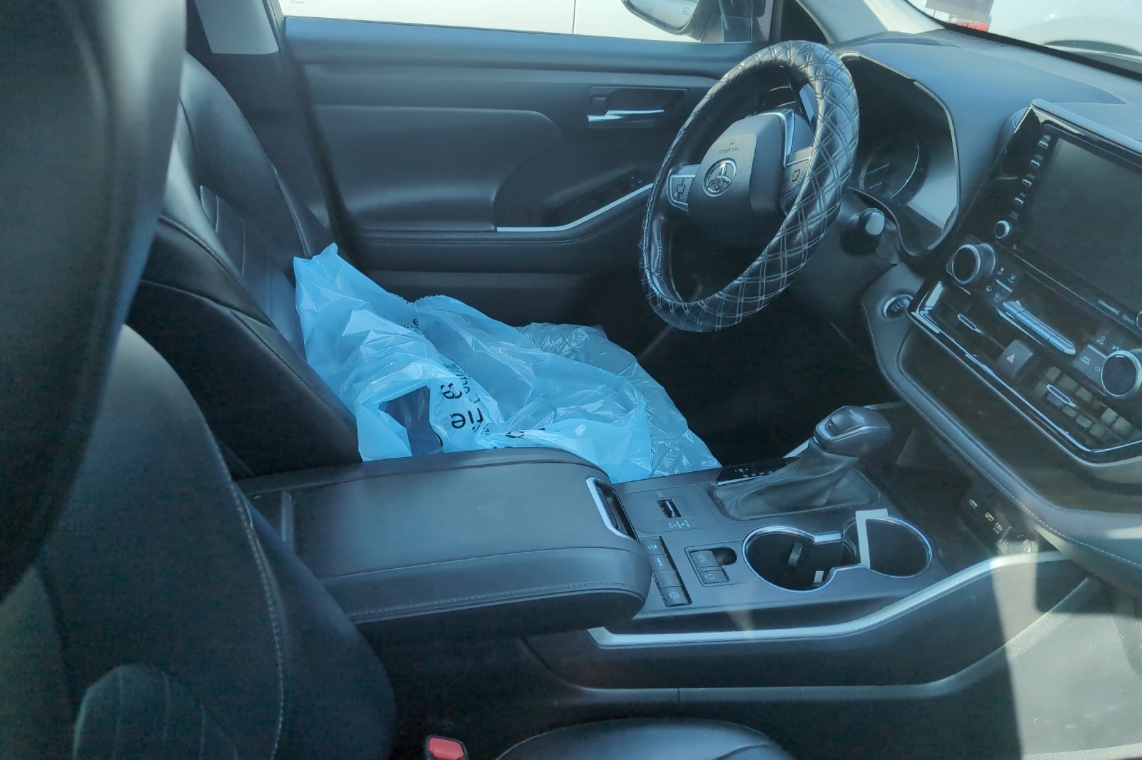 Used 2021 Gray Toyota XLE image 5