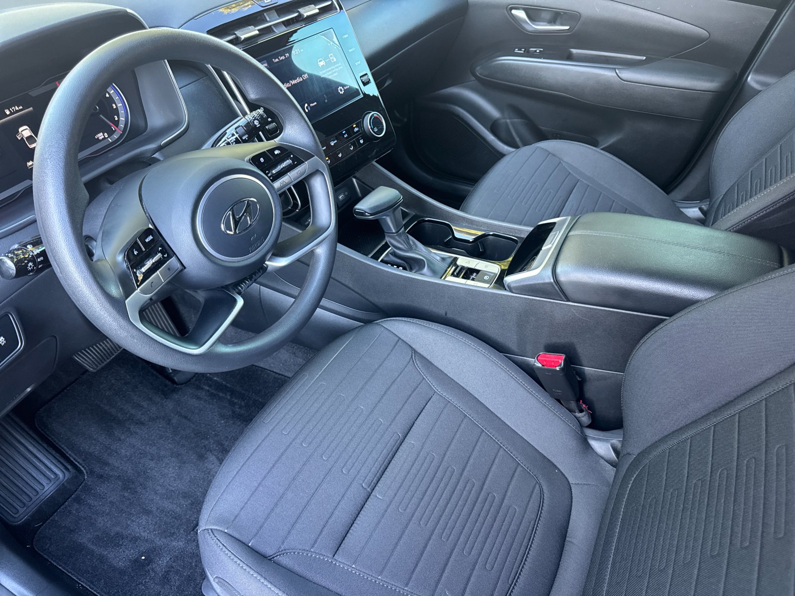 Certified Used 2024 Black Hyundai SE image 9