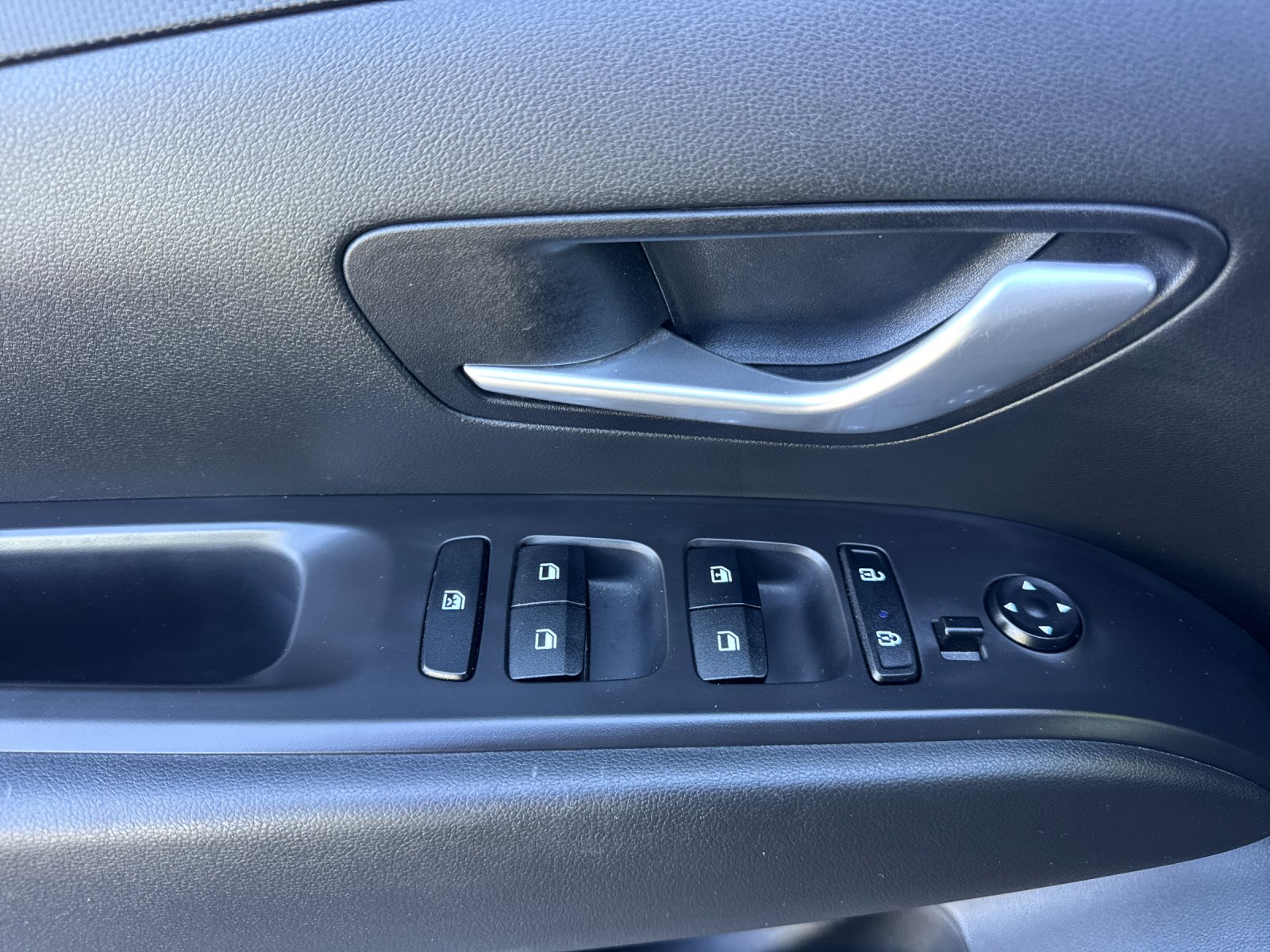 Certified Used 2024 Black Hyundai SE image 10