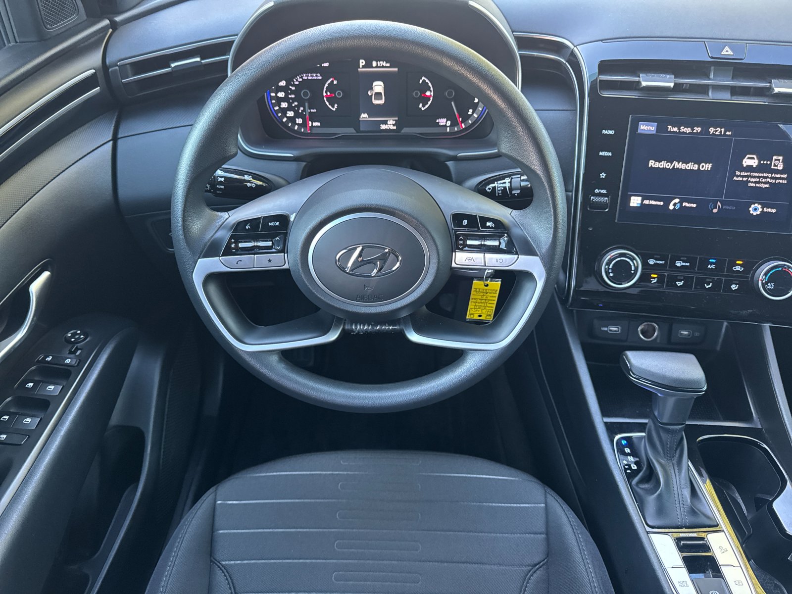 Certified Used 2024 Black Hyundai SE image 13