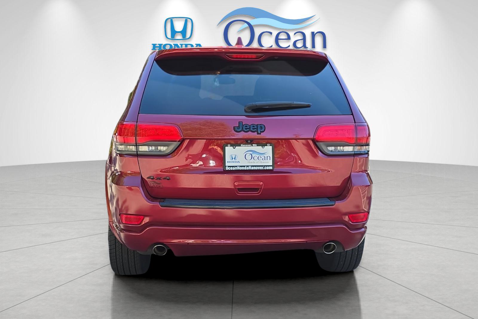 Used 2015 Deep Cherry Red Crystal Pearlcoat Jeep Altitude image 4