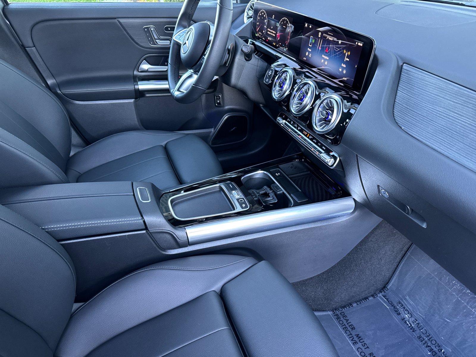 Used 2026 Mountain Grey Metallic Mercedes-Benz GLA 250 4D Sport Utility image 18