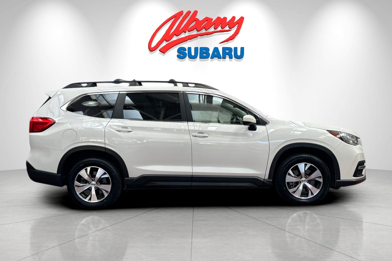 Certified Used 2022 White Subaru Premium image 3