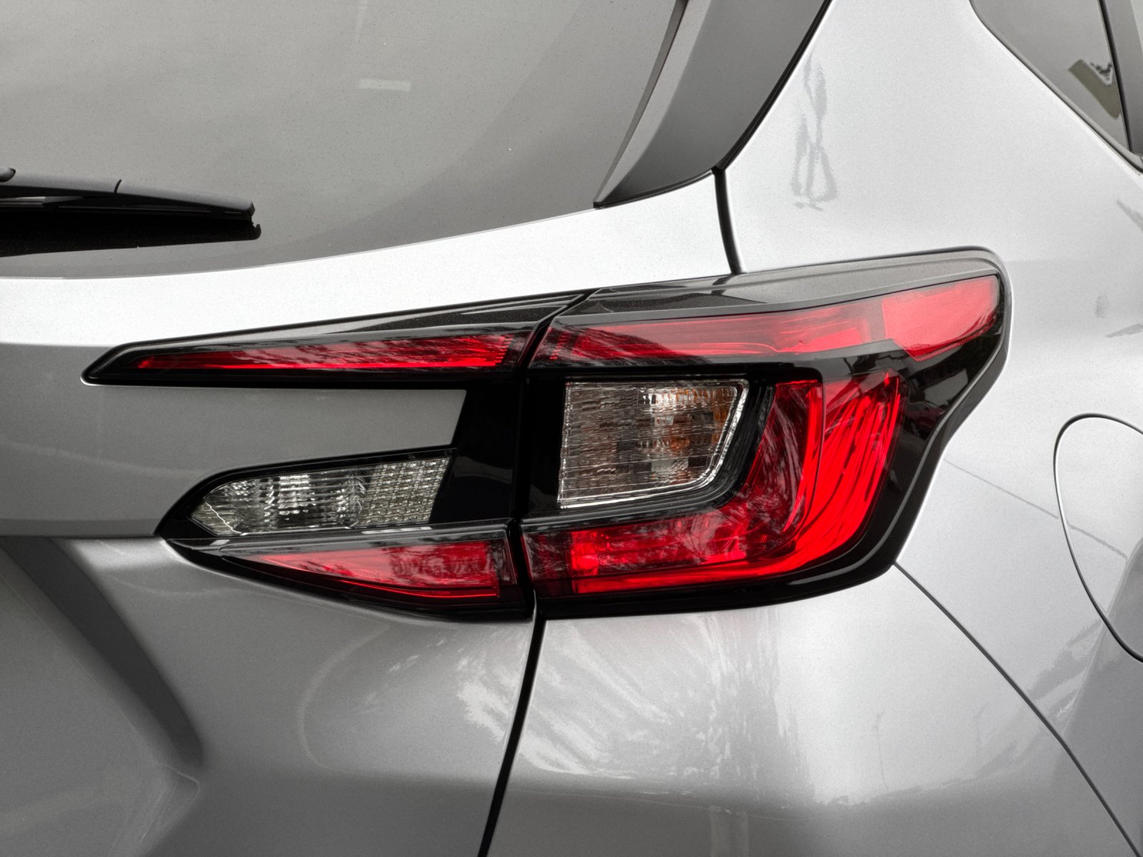 New 2026 ICE SILVER METALLIC Subaru Limited Hybrid image 33