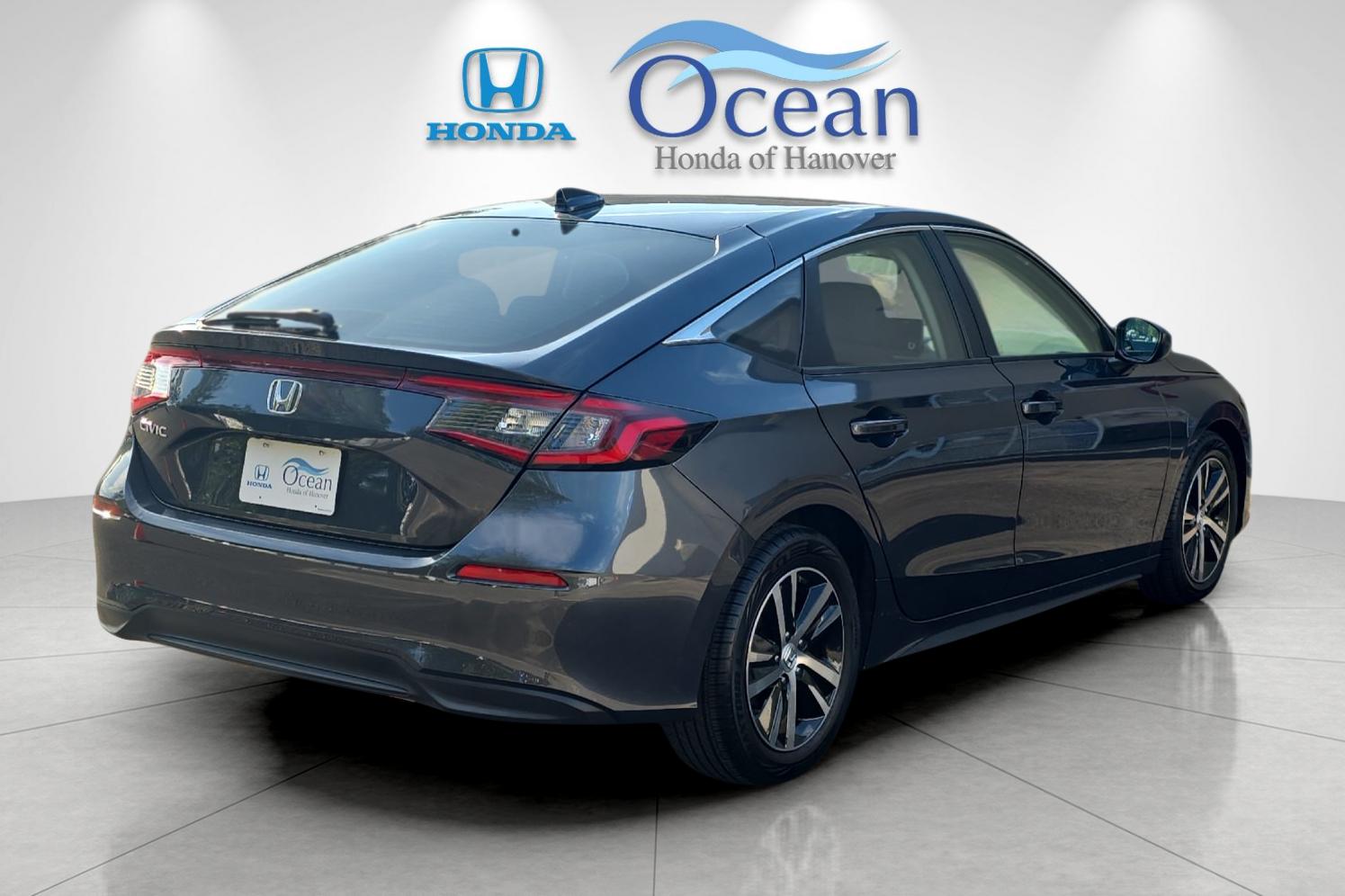 Used 2024 Meteorite Gray Metallic Honda LX image 3