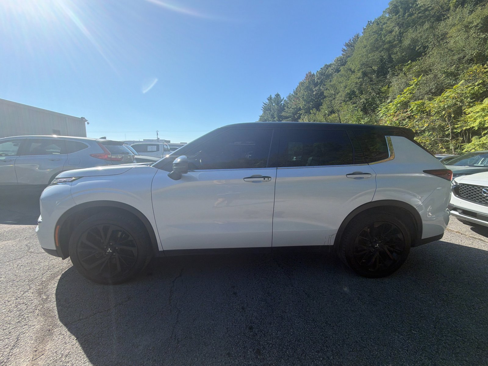 Used 2023  Mitsubishi SEL Black Edition image 2