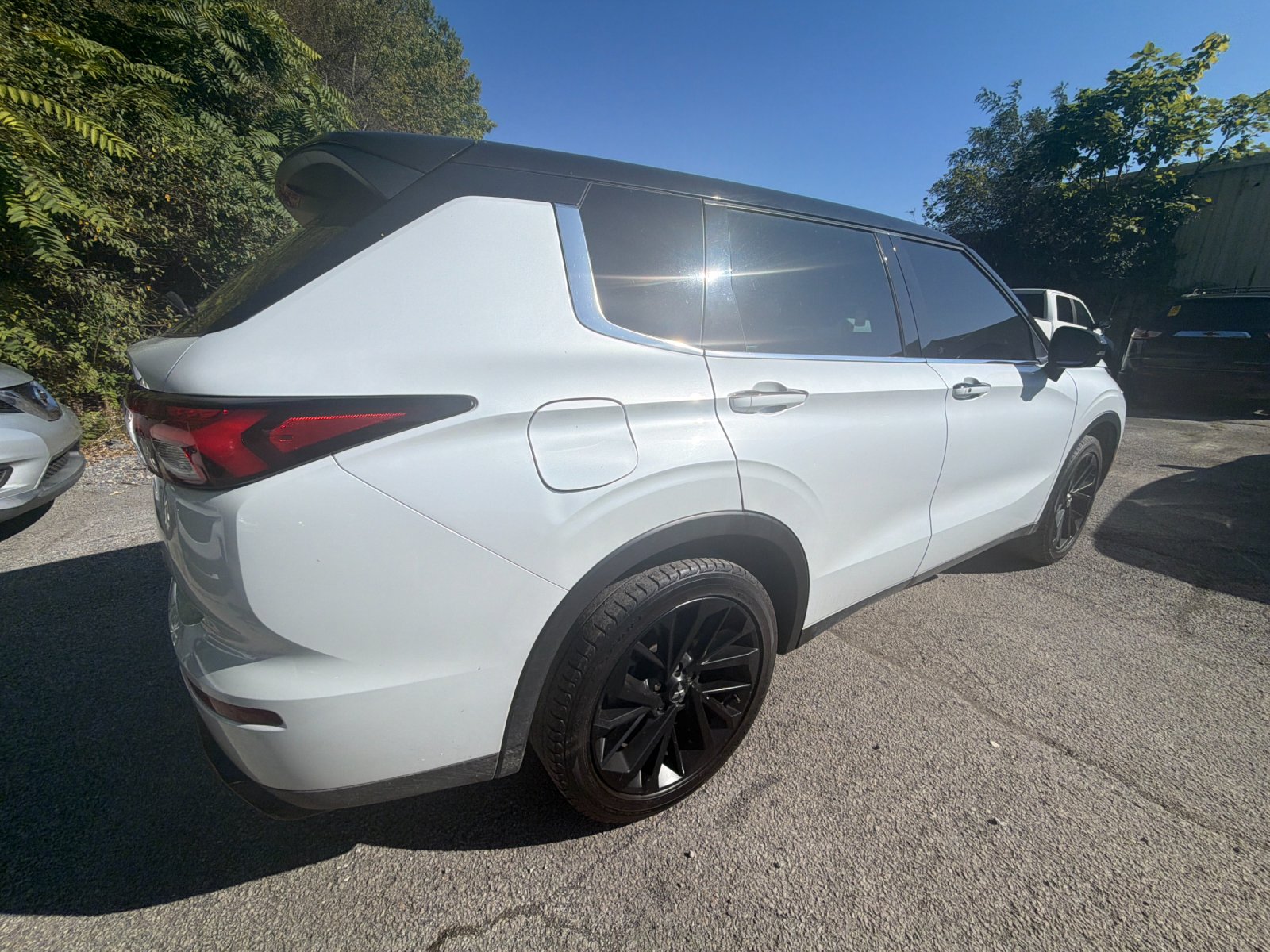 Used 2023  Mitsubishi SEL Black Edition image 5