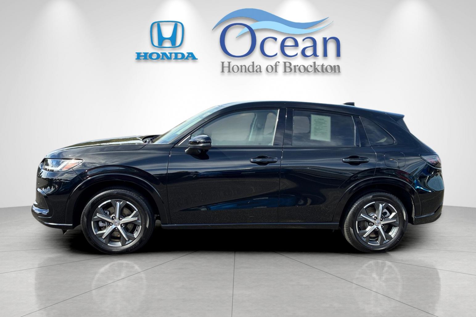 Used 2025 Crystal Black Honda EX-L image 6
