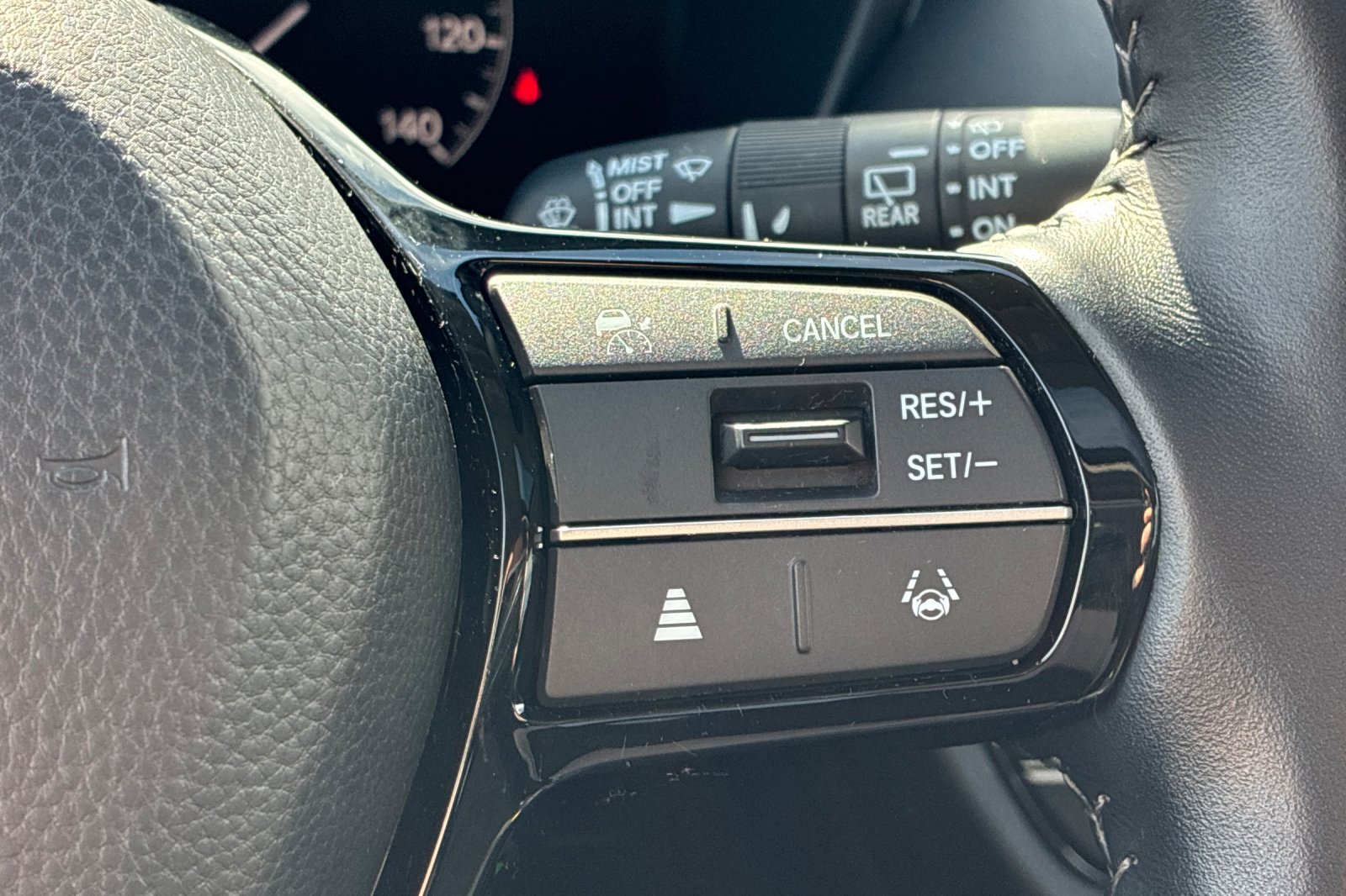 Used 2025 Crystal Black Honda EX-L image 33