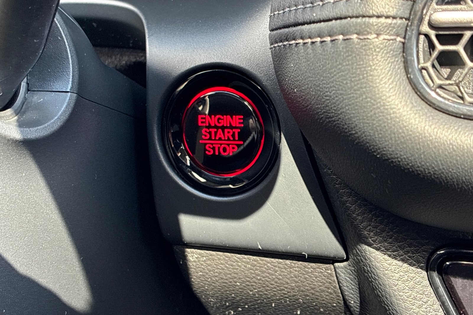 Used 2025 Crystal Black Honda EX-L image 30
