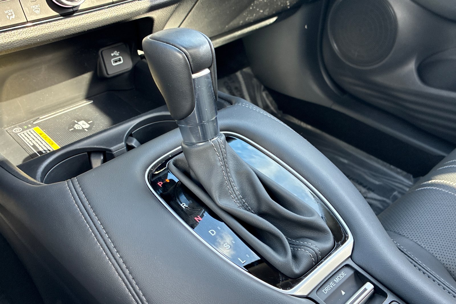Used 2025 Crystal Black Honda EX-L image 29