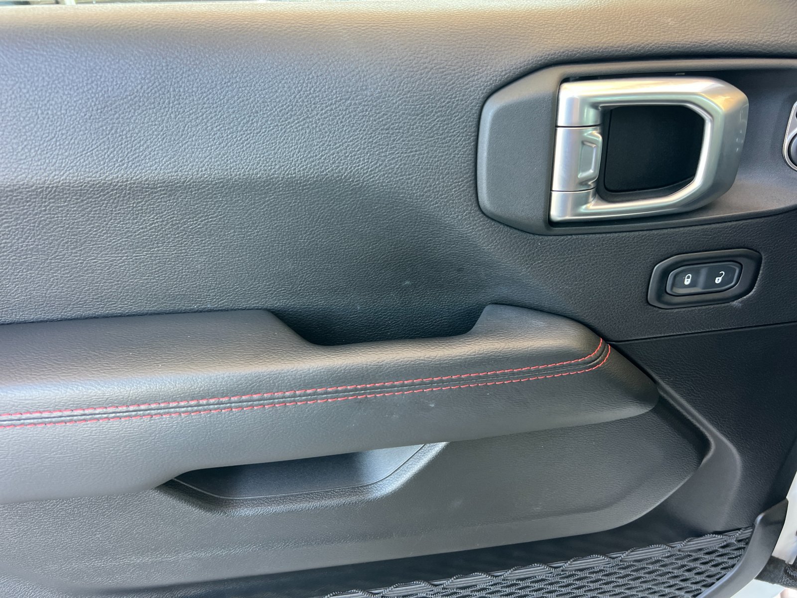 Used 2022 White Jeep Rubicon image 10