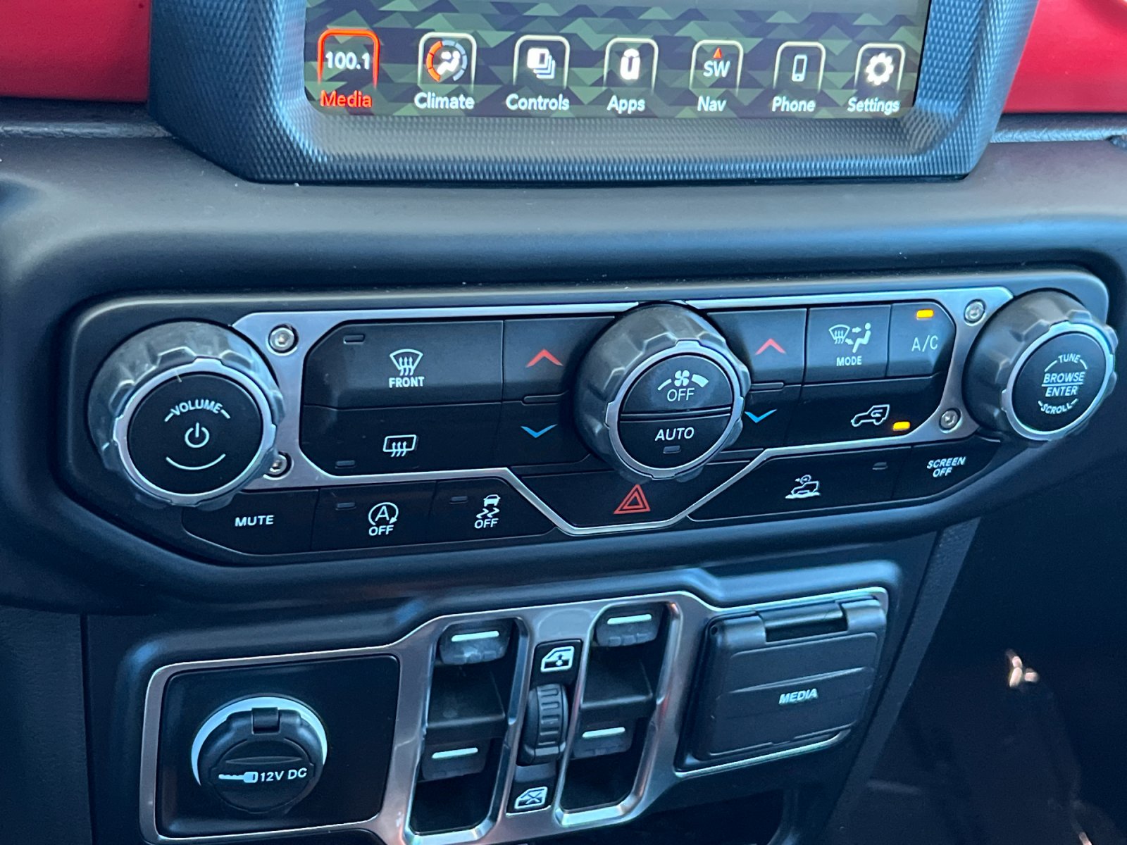 Used 2022 White Jeep Rubicon image 19