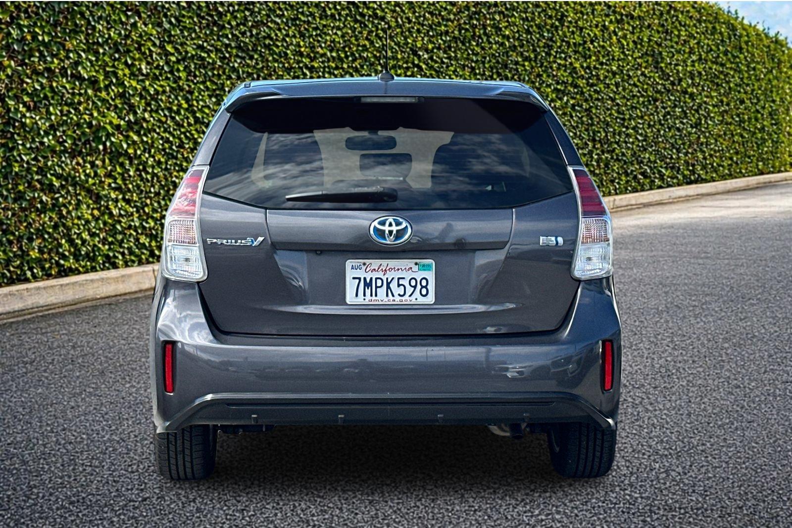 Used 2015 Gray Toyota Four image 5