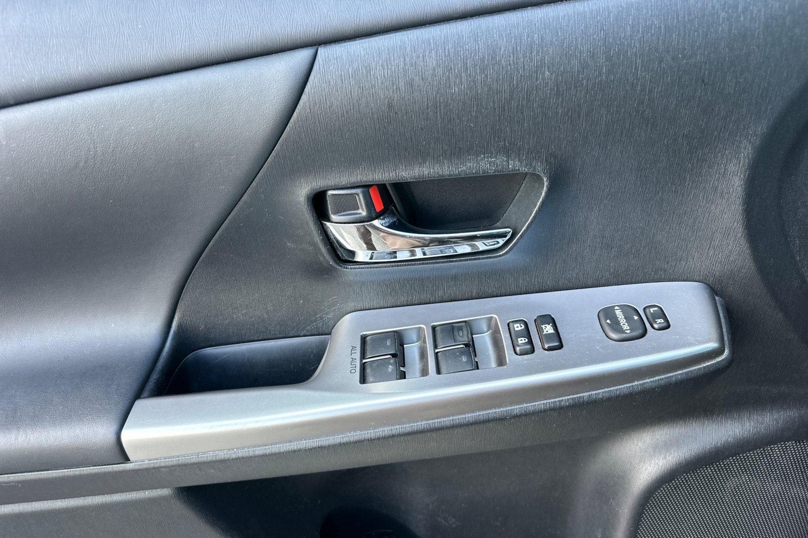 Used 2015 Gray Toyota Four image 12