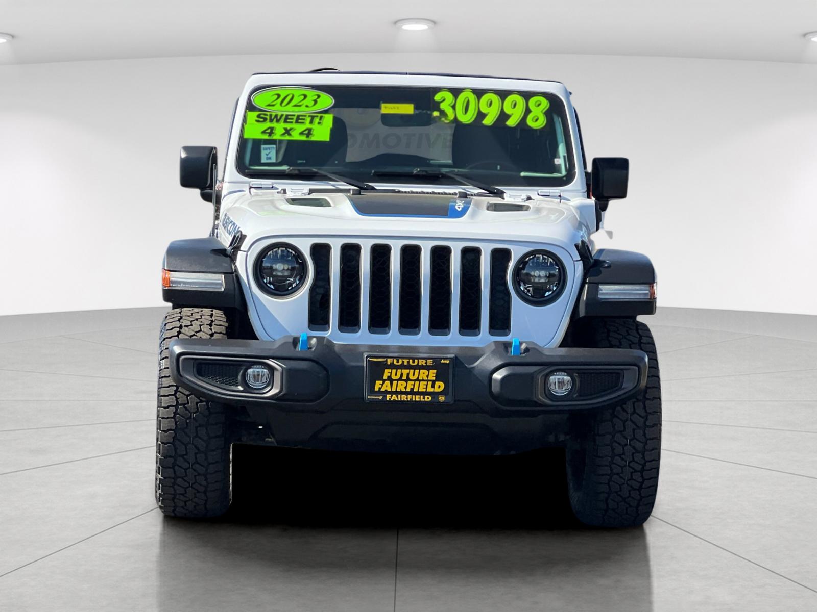 Used 2023 White Jeep Rubicon 4xe image 8