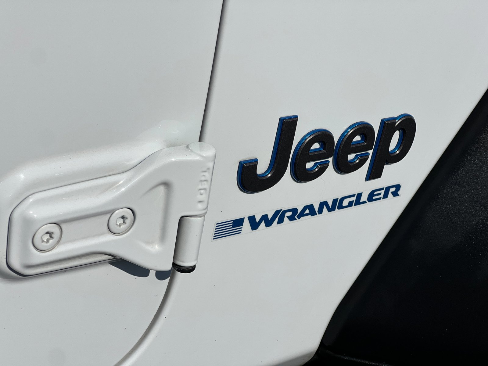 Used 2023 White Jeep Rubicon 4xe image 25