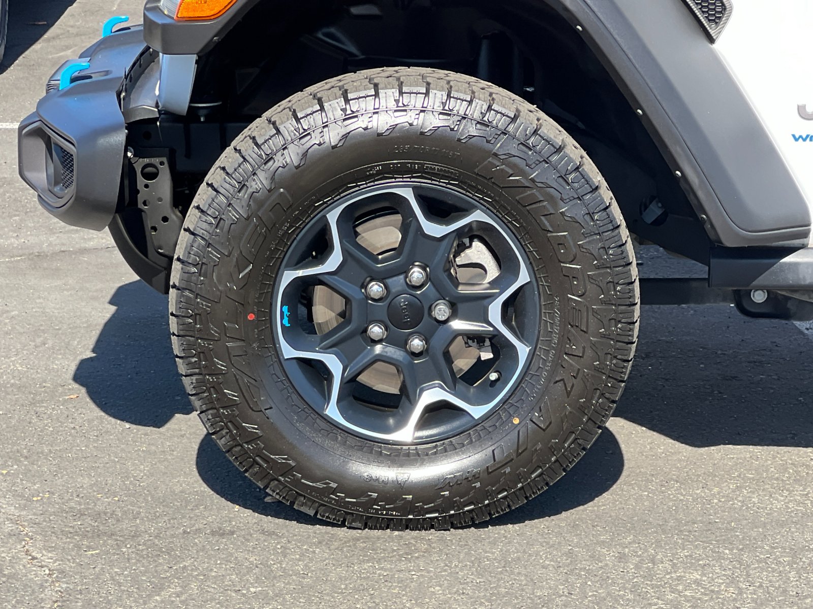 Used 2023 White Jeep Rubicon 4xe image 24