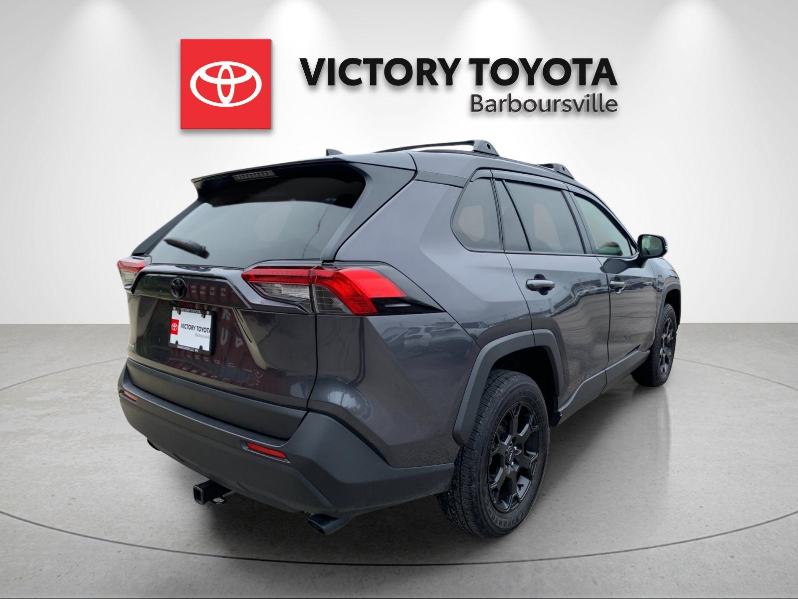 Used 2025 Gray Toyota XLE image 7