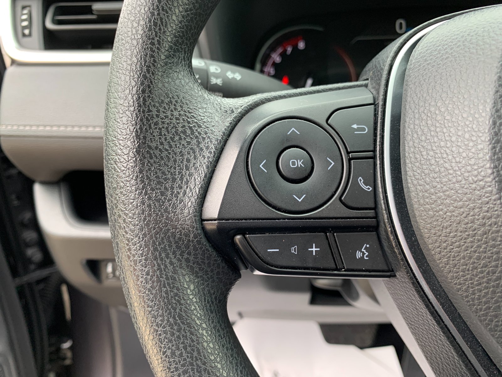 Used 2025 Gray Toyota XLE image 27