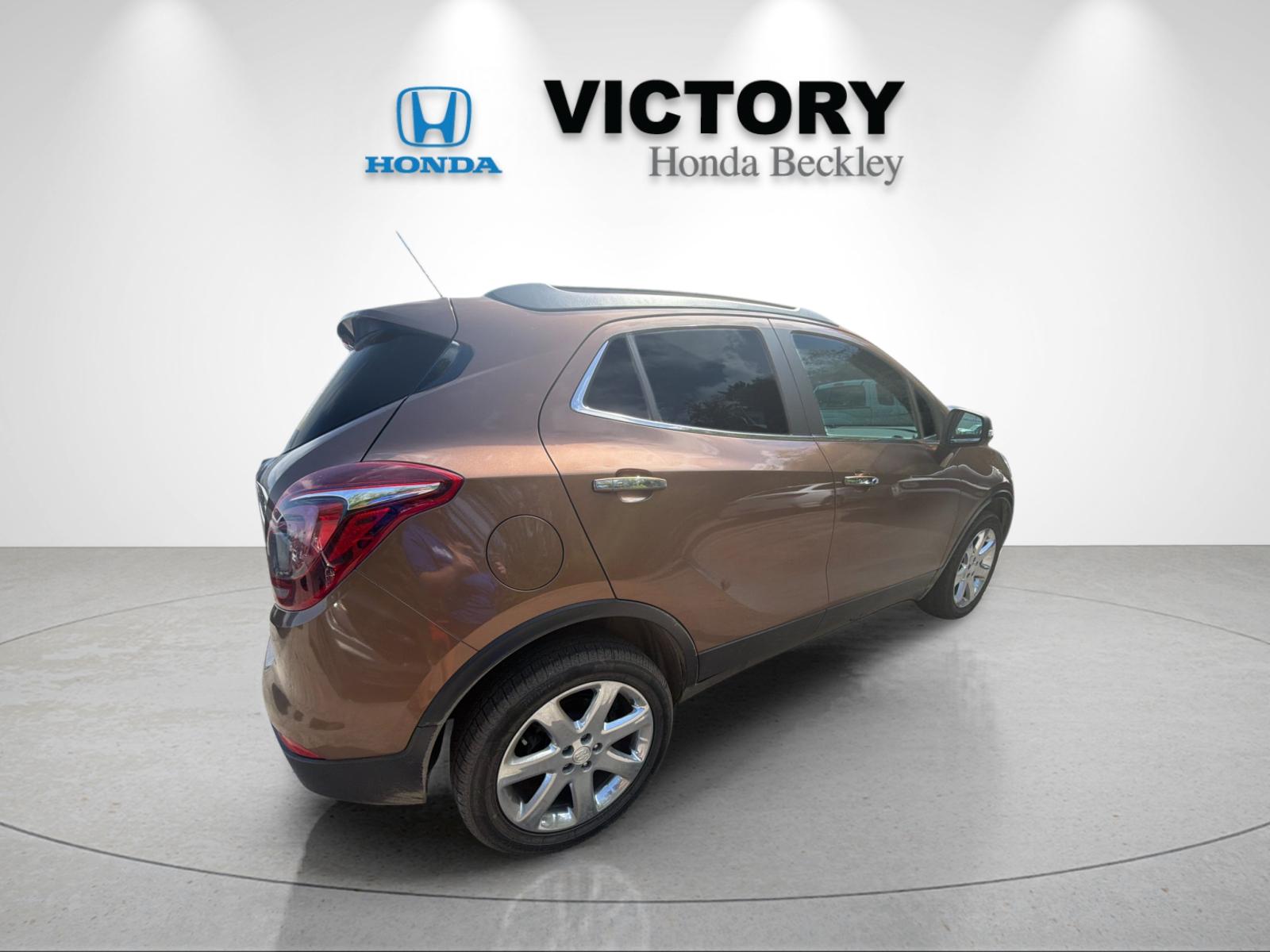 Used 2017 River Rock Metallic Buick Essence image 5