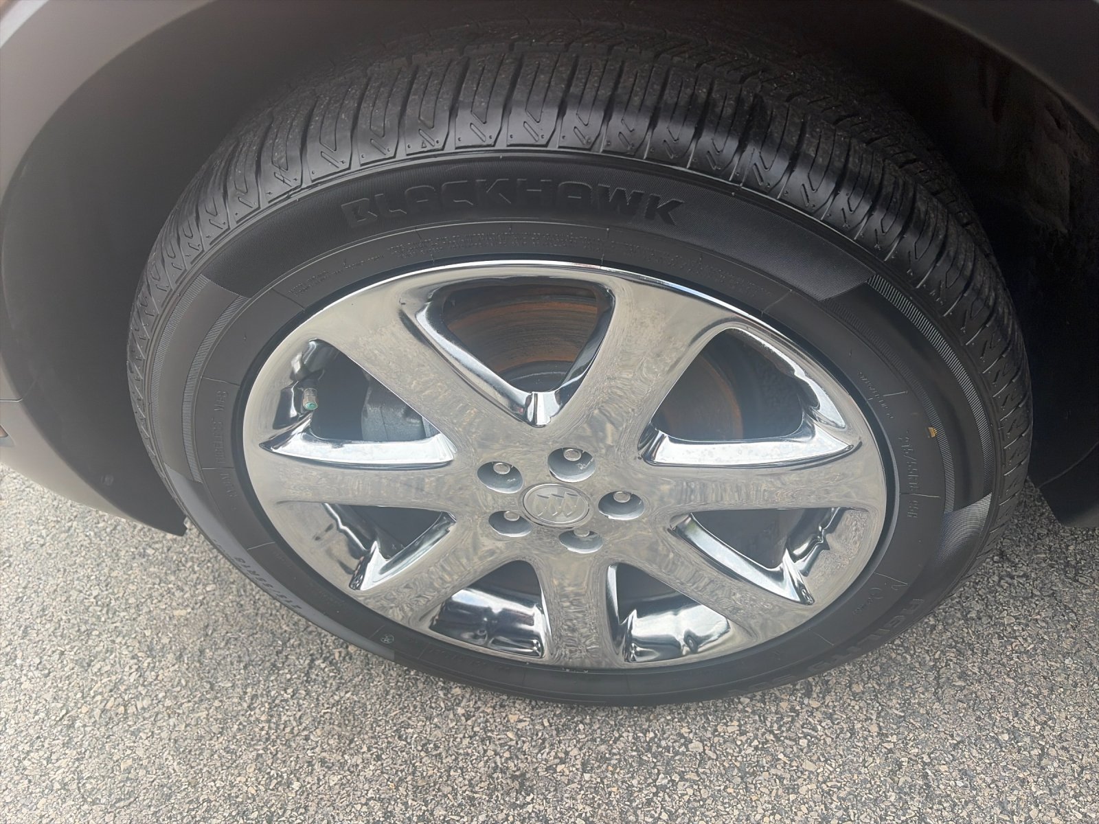Used 2017 River Rock Metallic Buick Essence image 9