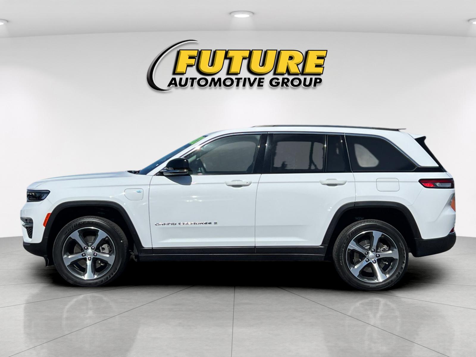 Used 2023 White Jeep 4xe image 6