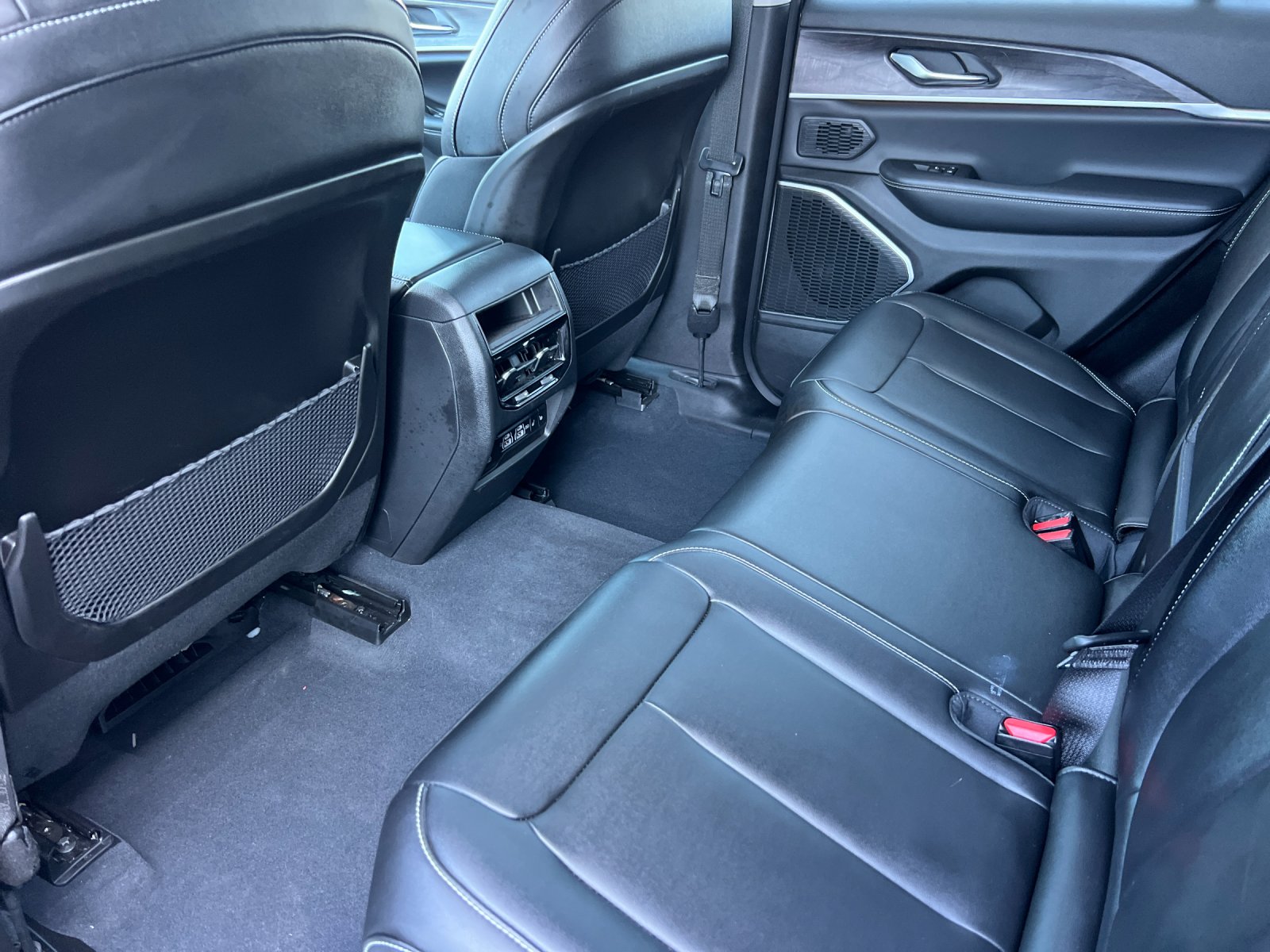 Used 2023 White Jeep 4xe image 11