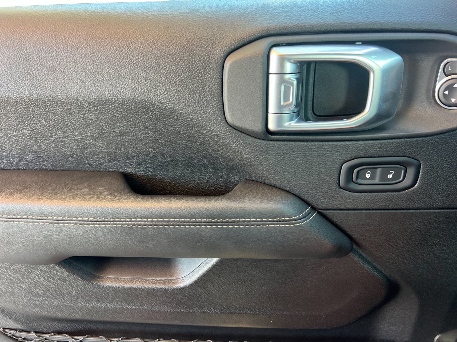 Used 2022 Black Jeep Unlimited Sahara 4xe image 10