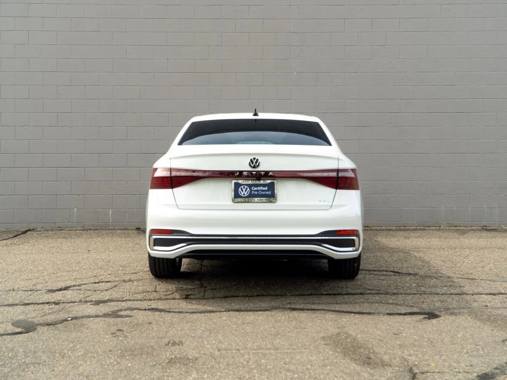 Used 2025 Opal White Pearl Volkswagen 1.5T SEL image 6