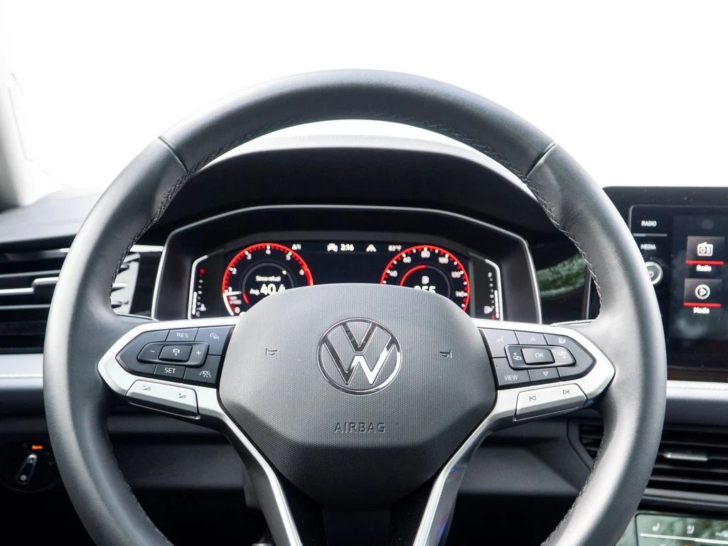 Used 2025 Opal White Pearl Volkswagen 1.5T SEL image 23