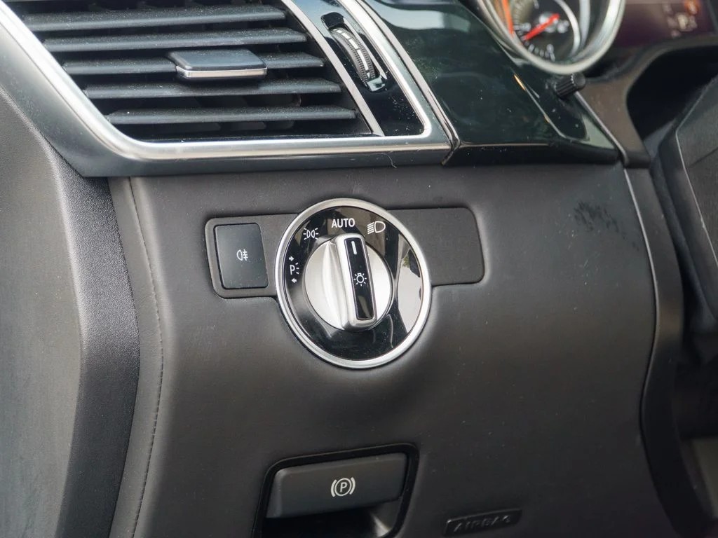Used 2018  Mercedes-Benz GLE 350 image 28