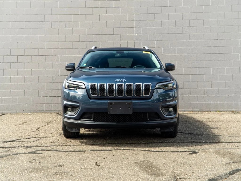 Used 2019 Blue Jeep Latitude image 10