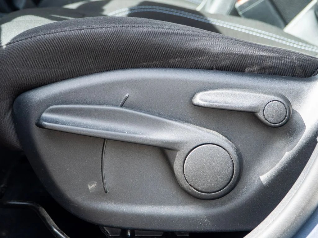Used 2019 Blue Jeep Latitude image 20