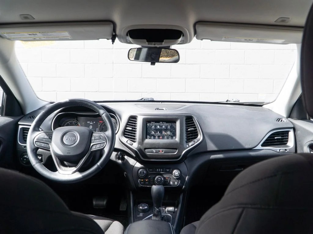 Used 2019 Blue Jeep Latitude image 21