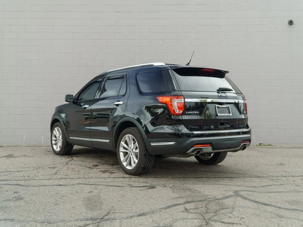 Used 2018 Shadow Black Ford Limited image 3