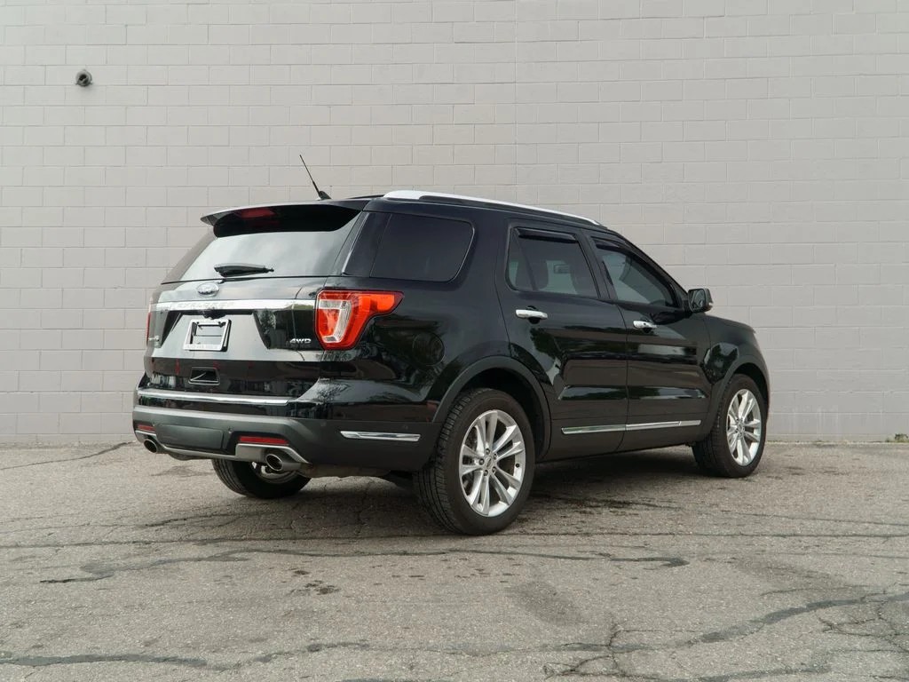 Used 2018 Shadow Black Ford Limited image 7