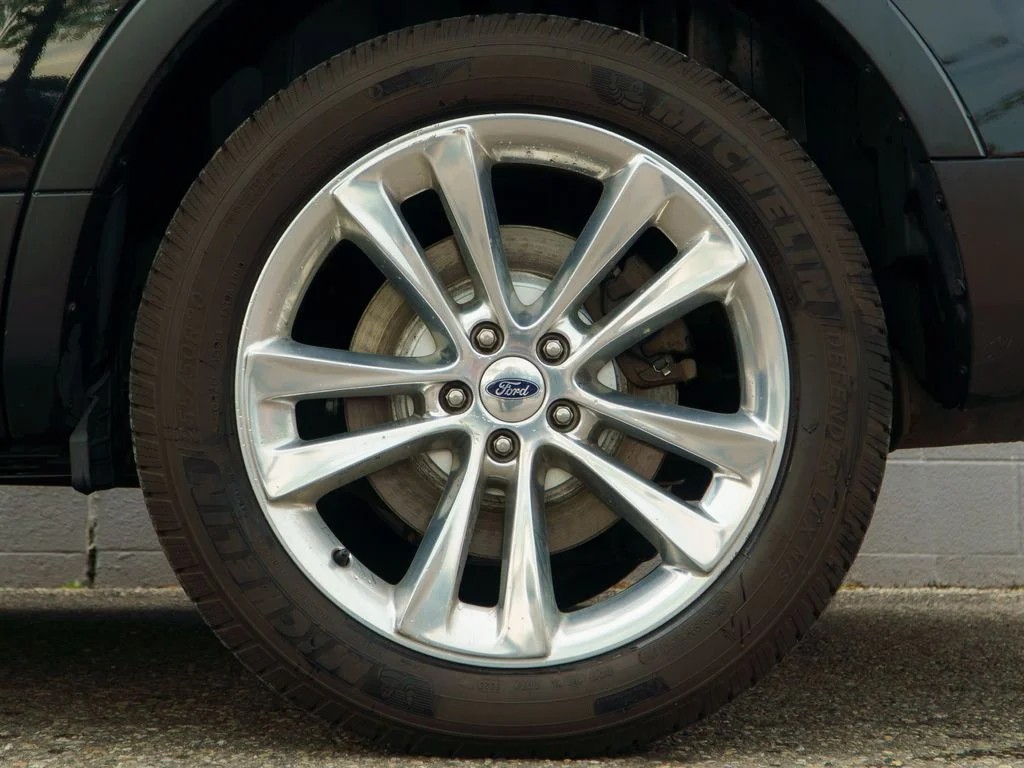 Used 2018 Shadow Black Ford Limited image 13