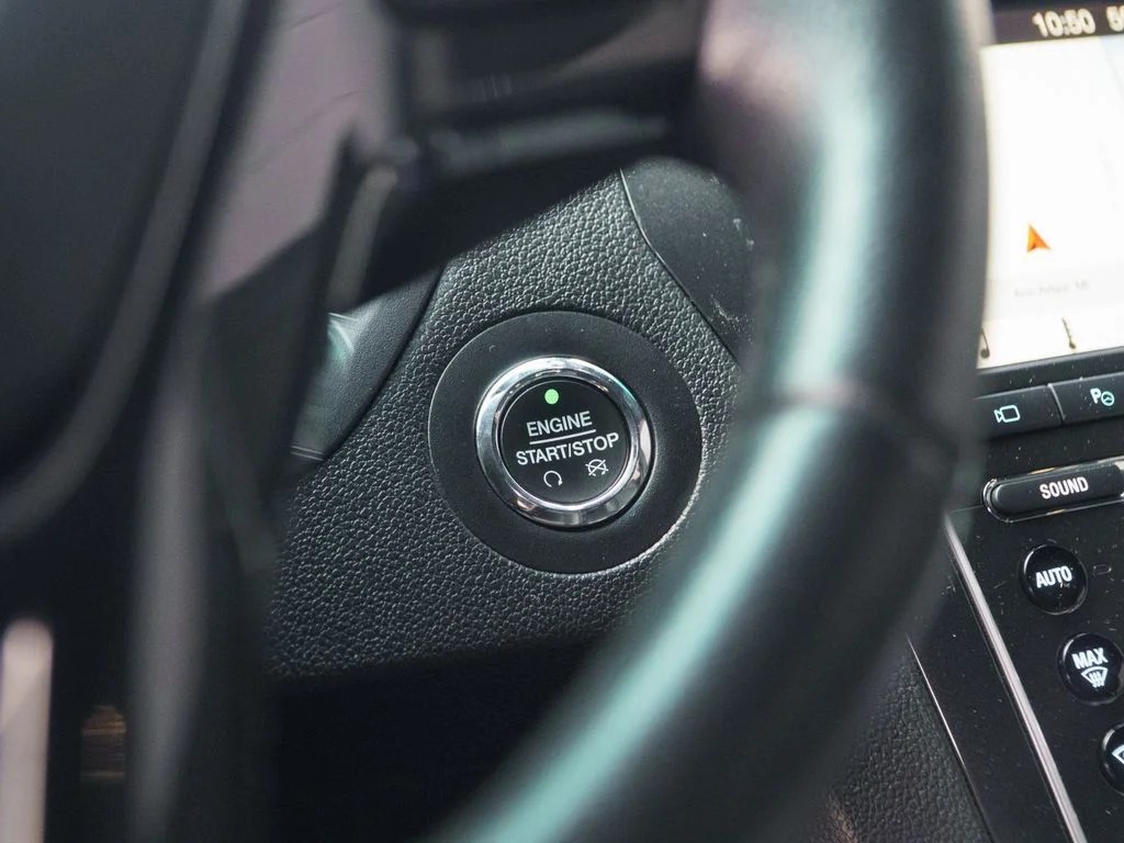 Used 2018 Shadow Black Ford Limited image 29