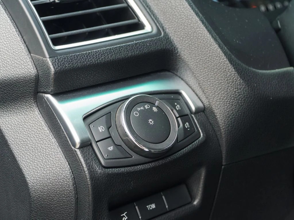 Used 2018 Shadow Black Ford Limited image 30