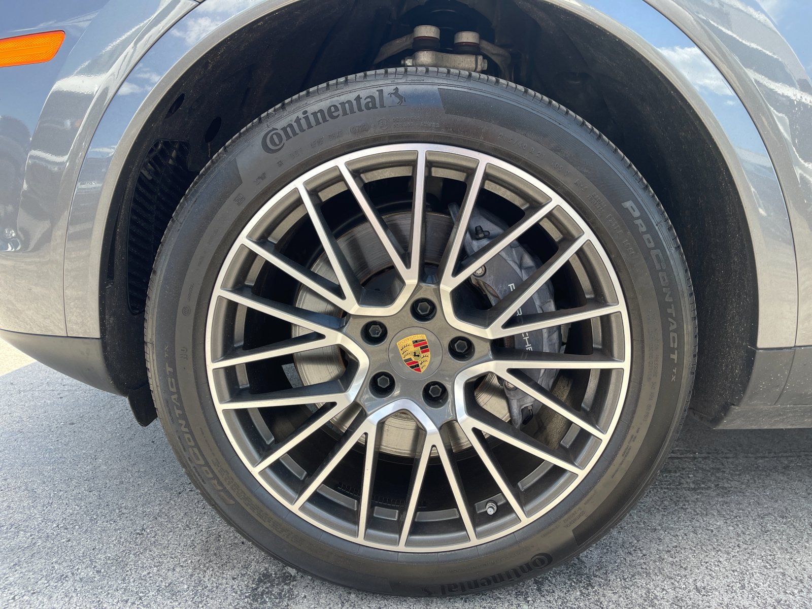 Used 2023  Porsche  image 32
