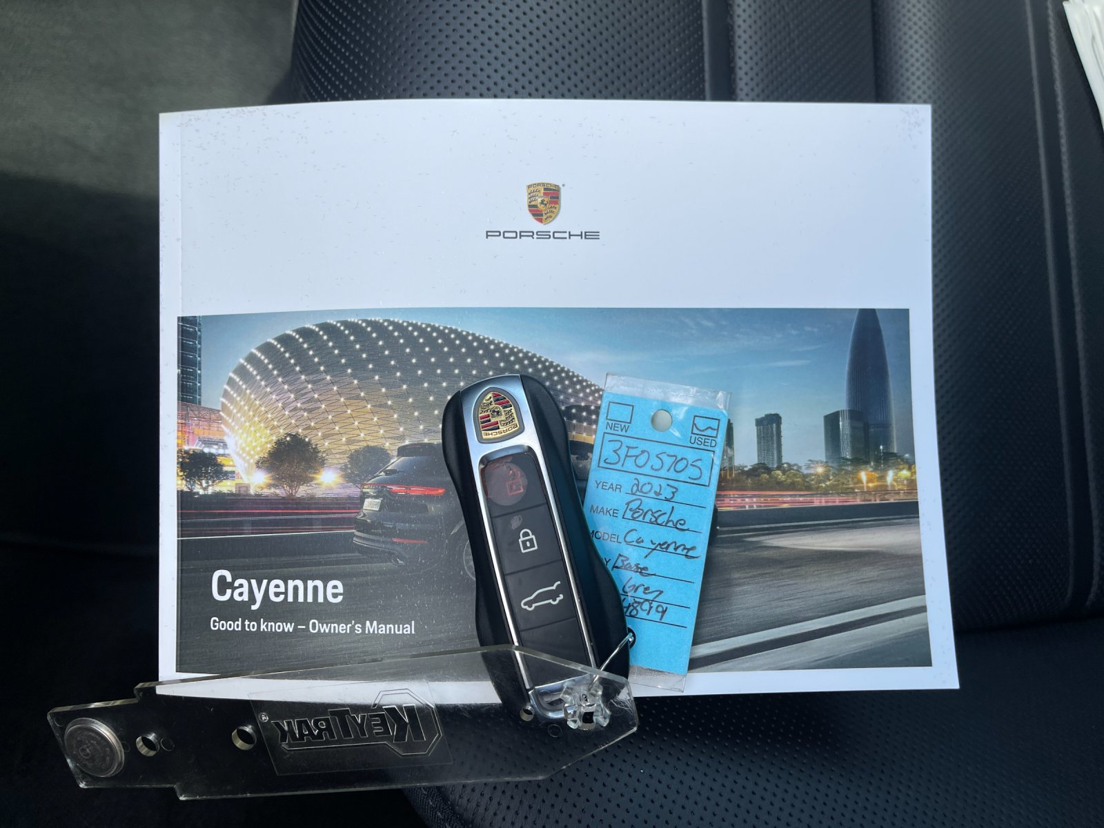 Used 2023  Porsche  image 9