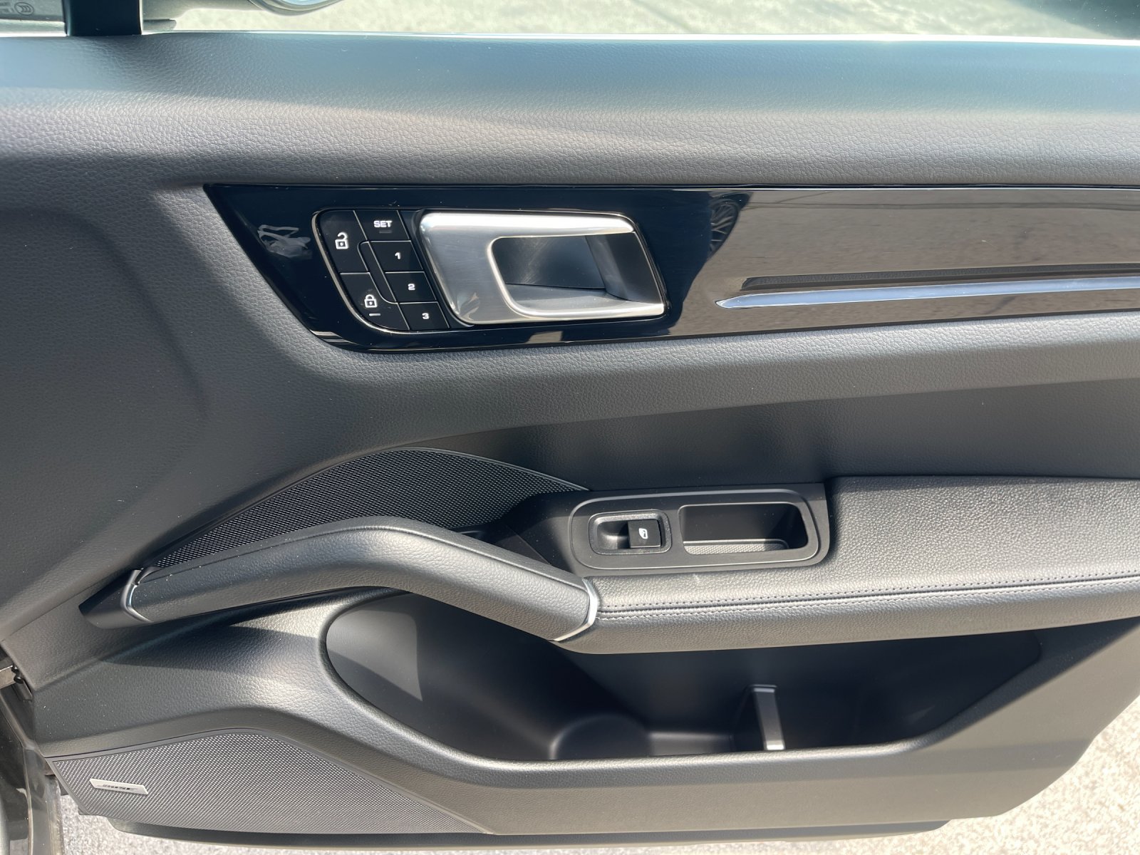 Used 2023  Porsche  image 19
