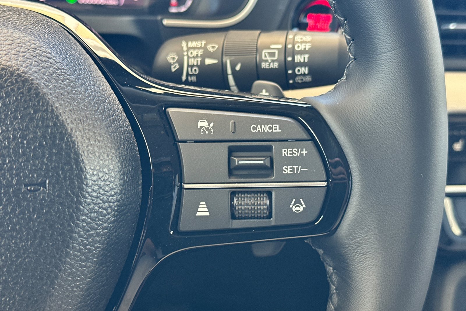 New 2026 Platinum White Pearl Honda AWD EX-L image 30