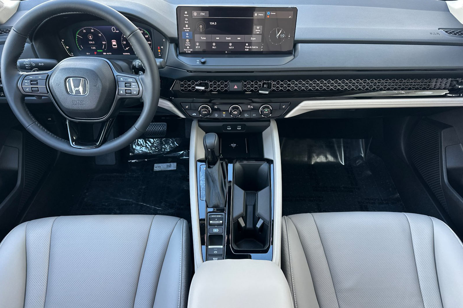 New 2026 Urban Gray Pearl Honda EX-L Hybrid image 12