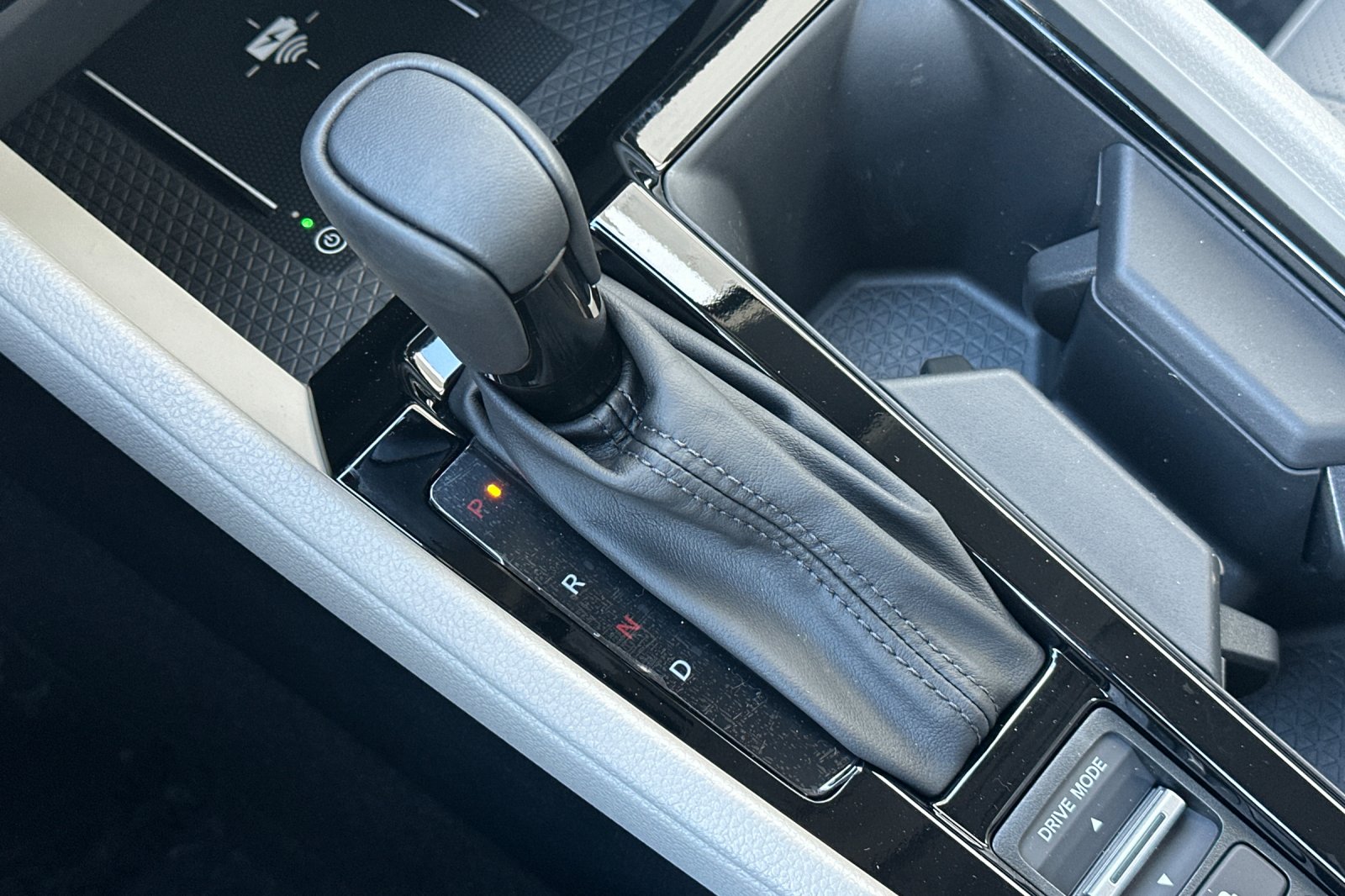 New 2026 Urban Gray Pearl Honda EX-L Hybrid image 19